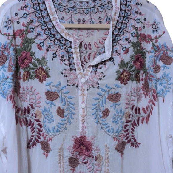 Johnny Was Sundae Embroidered Long Sleeve Tunic Blouse Henley size 1X flaw - Picture 5 of 8